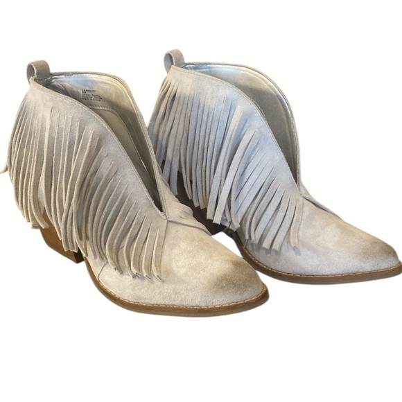 Coconuts by Matisse- Lambert Fringe Booties- size 9 - Picture 2 of 7